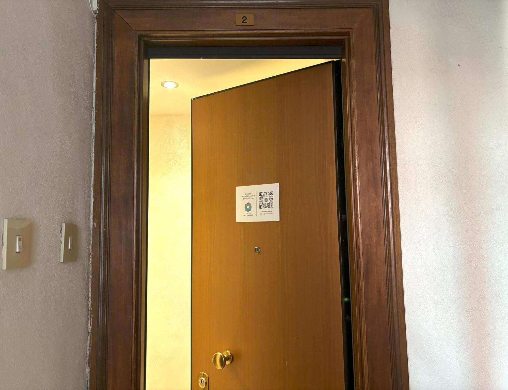Red Velvet Apartment Trieste Luaran gambar